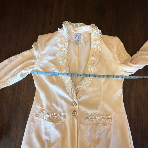 Vintage Lacy Afternoon Floral Cream Blazer with lace detail & buttons, Size 14 - Picture 12 of 15